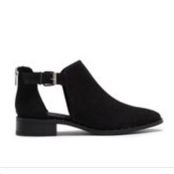 Steven by Steve Madden Cirsi Black Ankle Bootie - Picture 3 of 12
